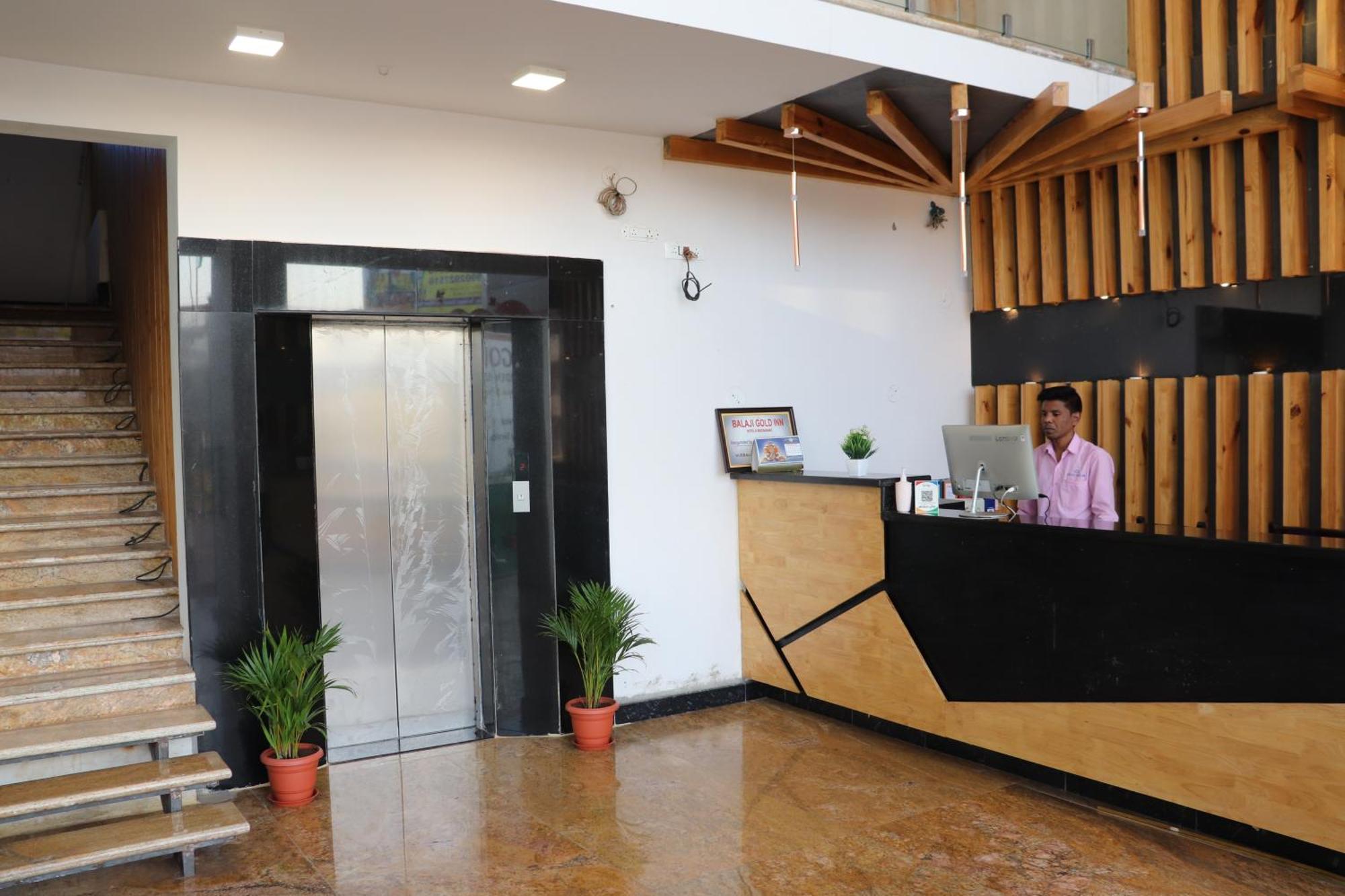 Balaji Gold Inn Hotel Hubli Eksteriør billede